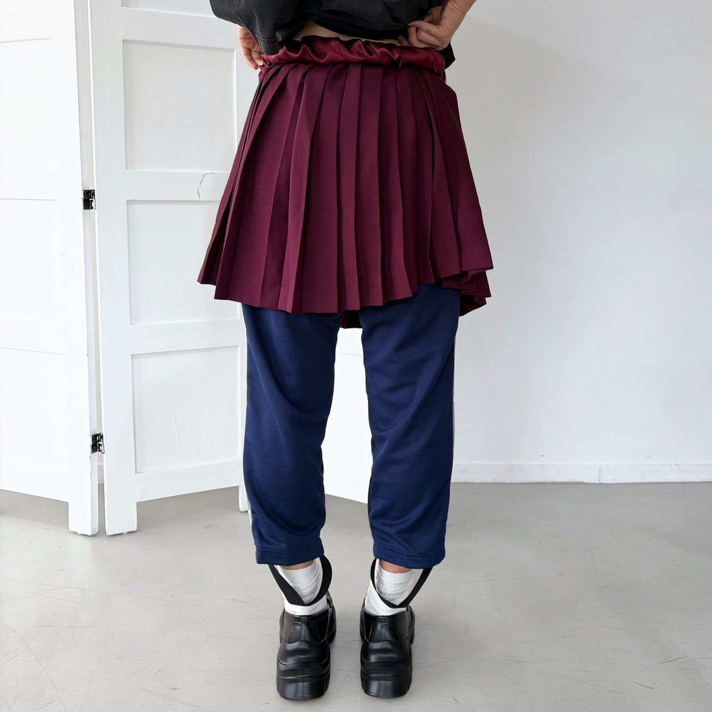 TWISTED PLEATS SKIRT / WINE / ワイヤープリーツスカート