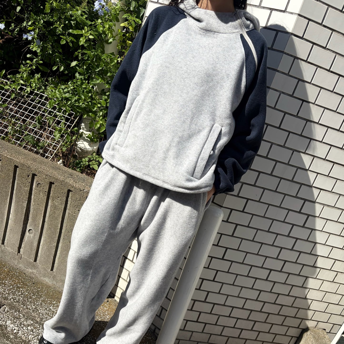 WORN HOME HOODIE / GRAYxNAVY / フリースパーカ