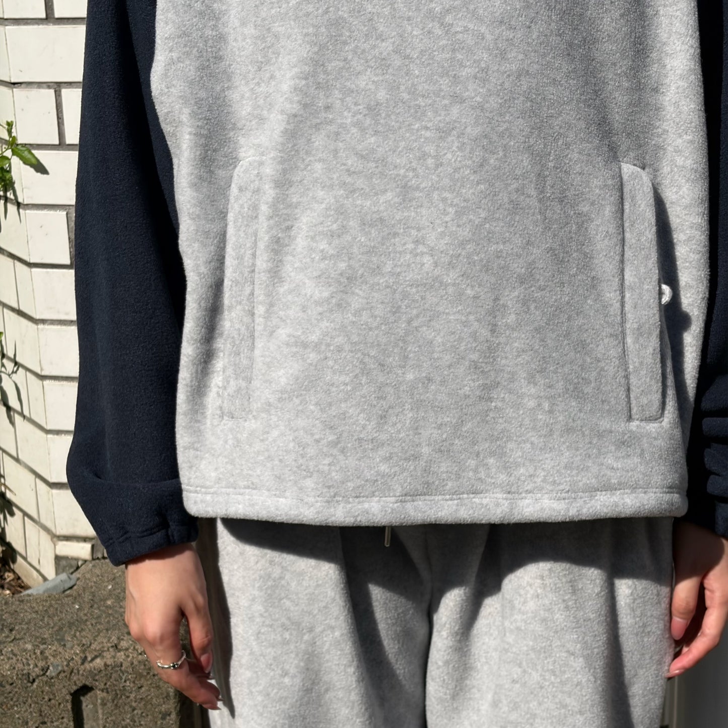 WORN HOME HOODIE / GRAYxNAVY / フリースパーカ