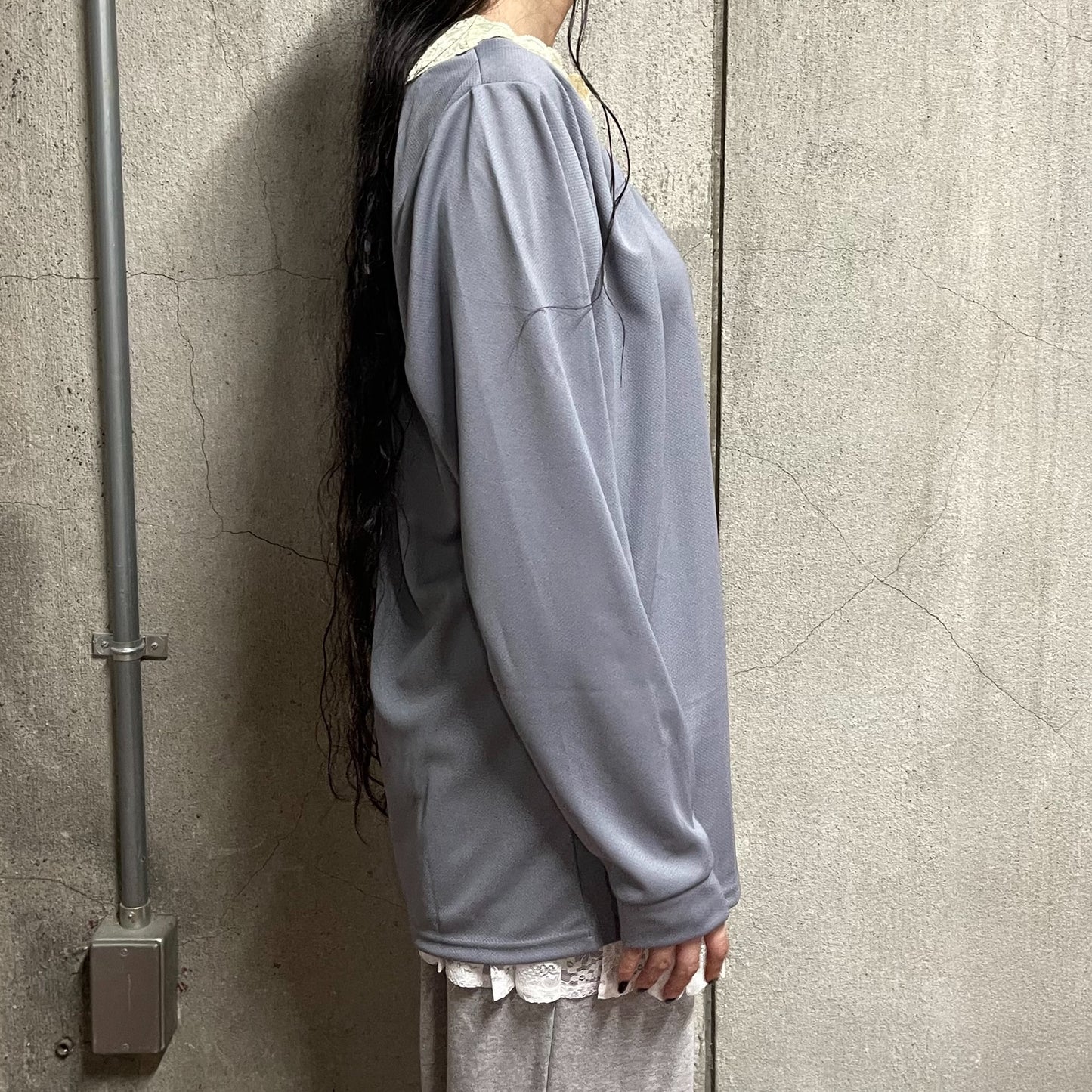 [fa.er.ie] lace V neck shirring top / dark grey / Vネックシャーリングトップ