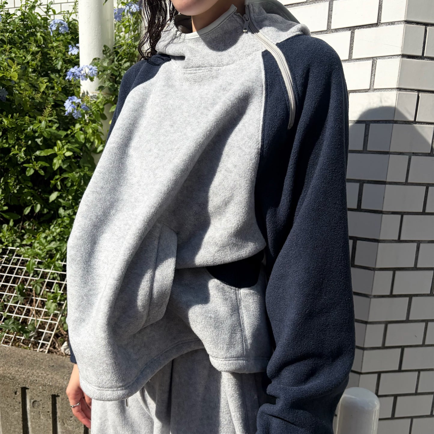 WORN HOME HOODIE / GRAYxNAVY / フリースパーカ