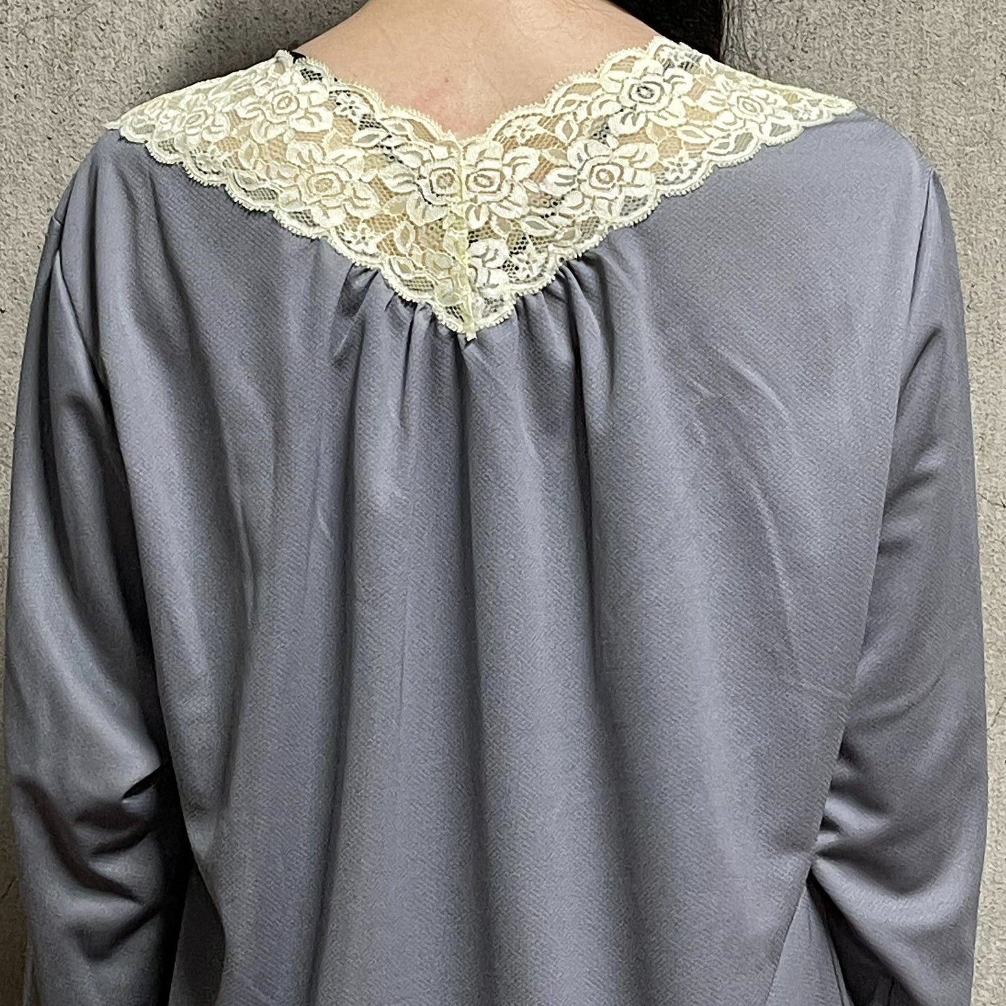 [fa.er.ie] lace V neck shirring top / dark grey / Vネックシャーリングトップ