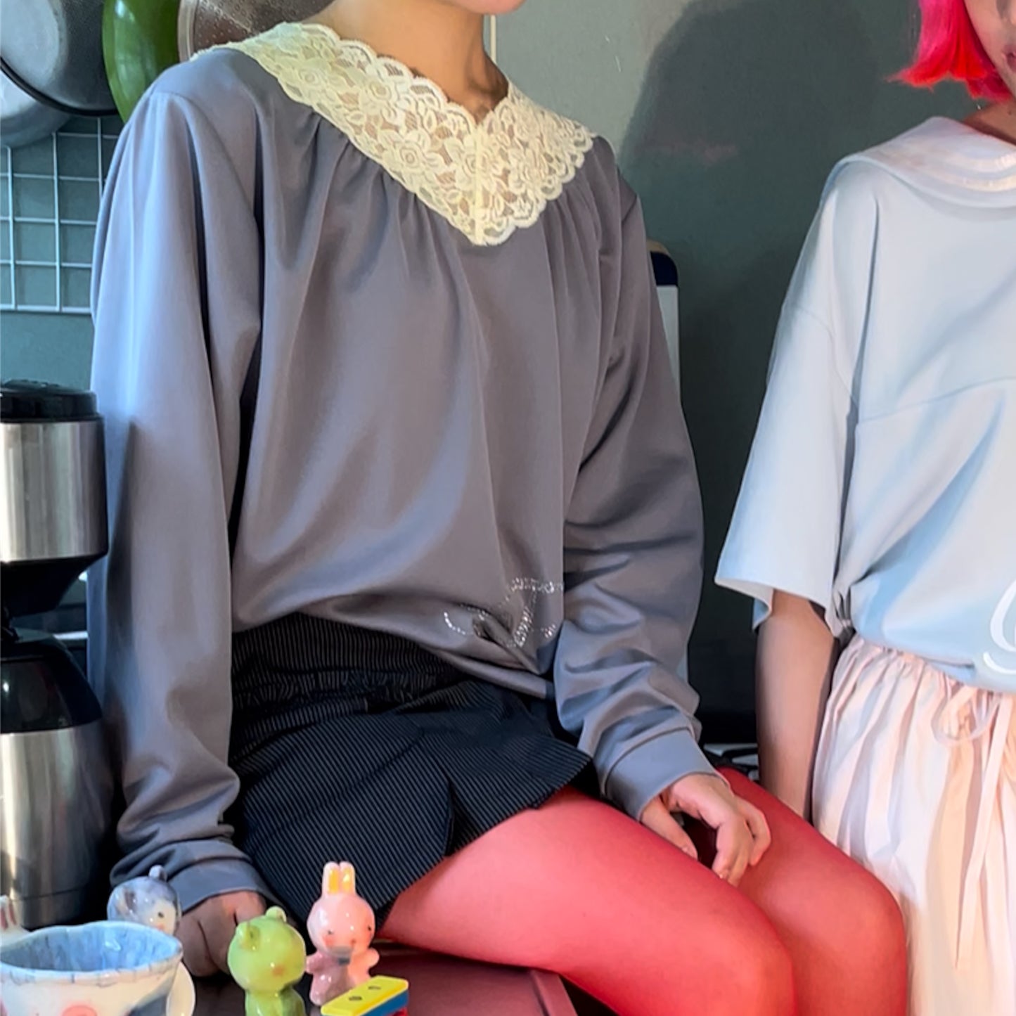[fa.er.ie] lace V neck shirring top / dark grey / Vネックシャーリングトップ