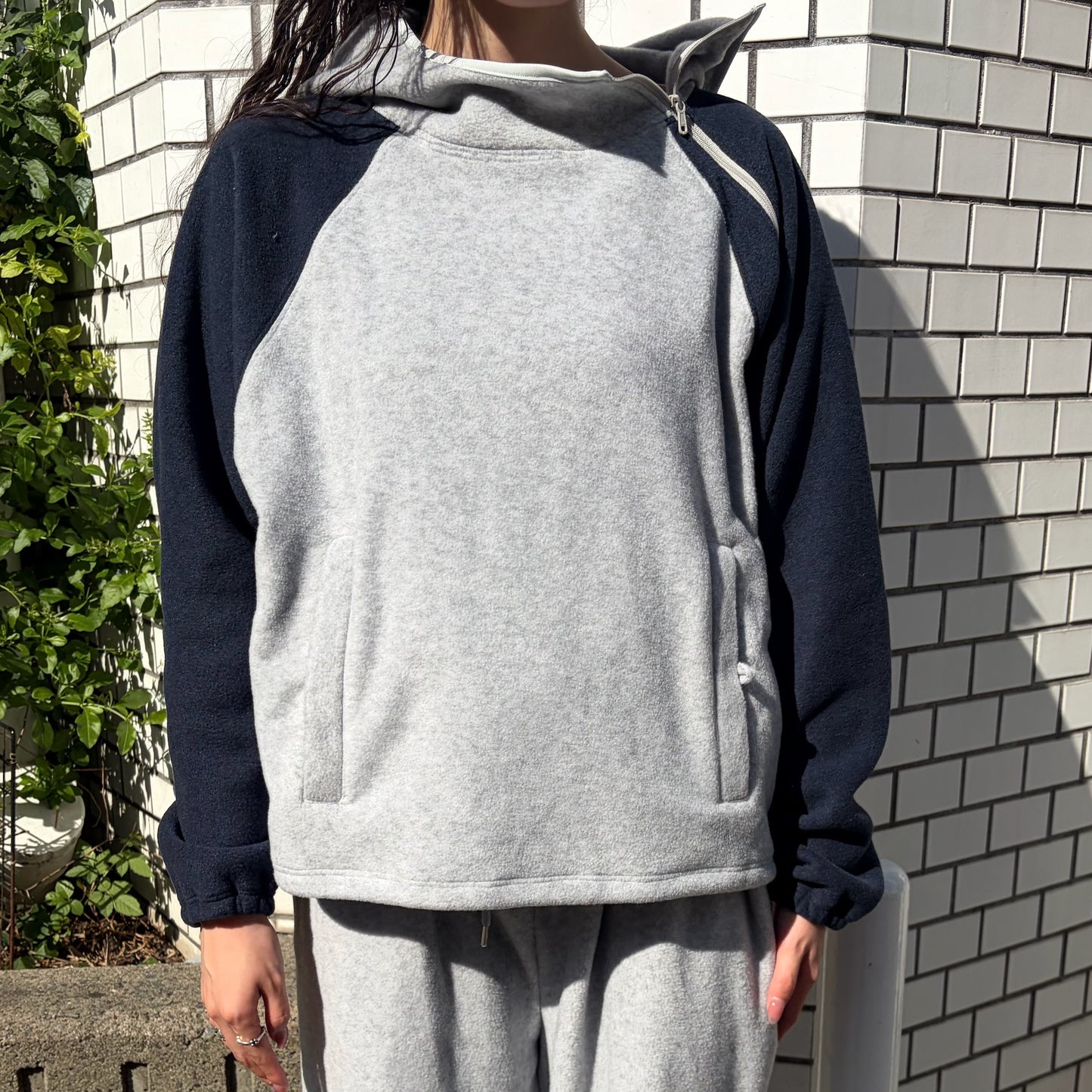 WORN HOME HOODIE / GRAYxNAVY / フリースパーカ