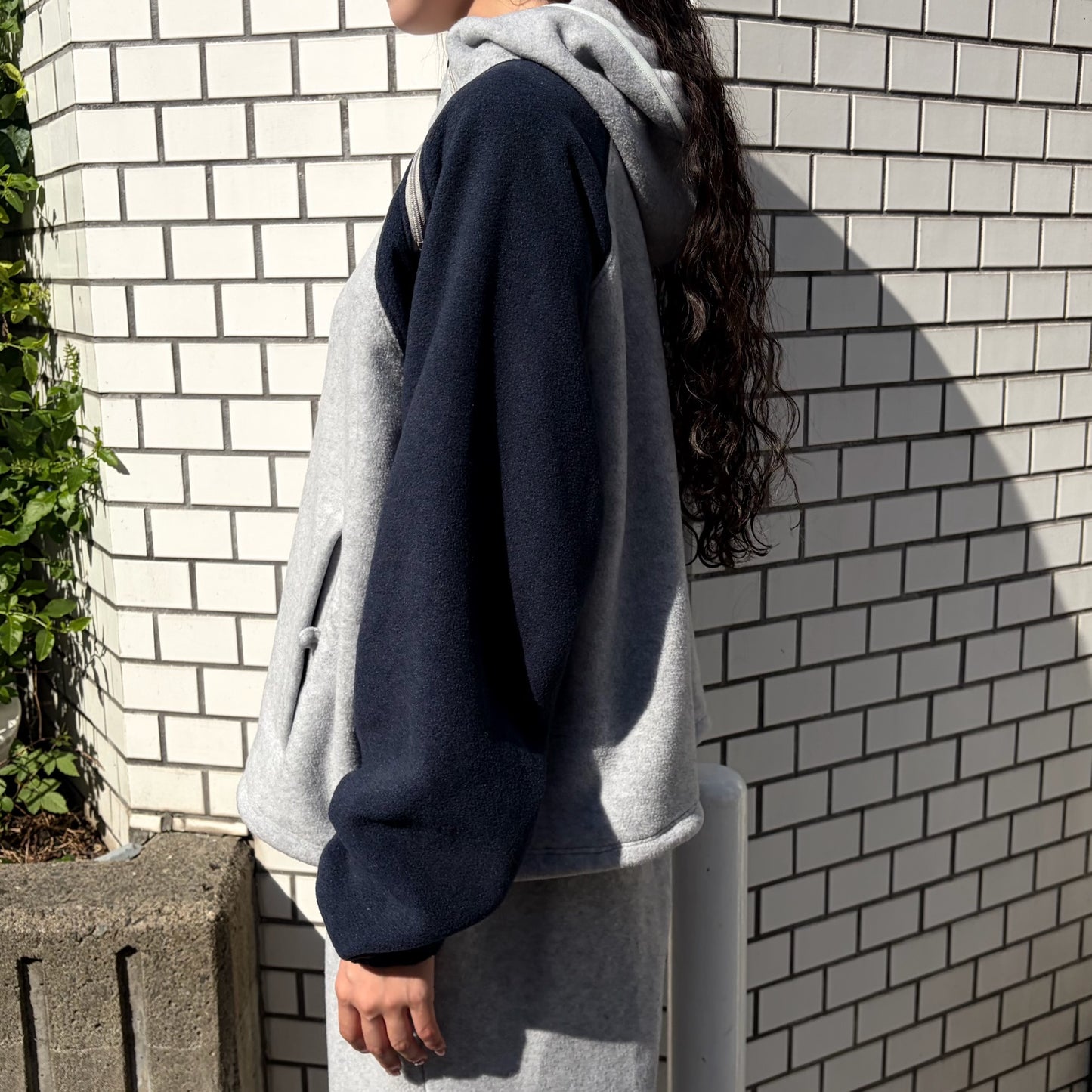 WORN HOME HOODIE / GRAYxNAVY / フリースパーカ