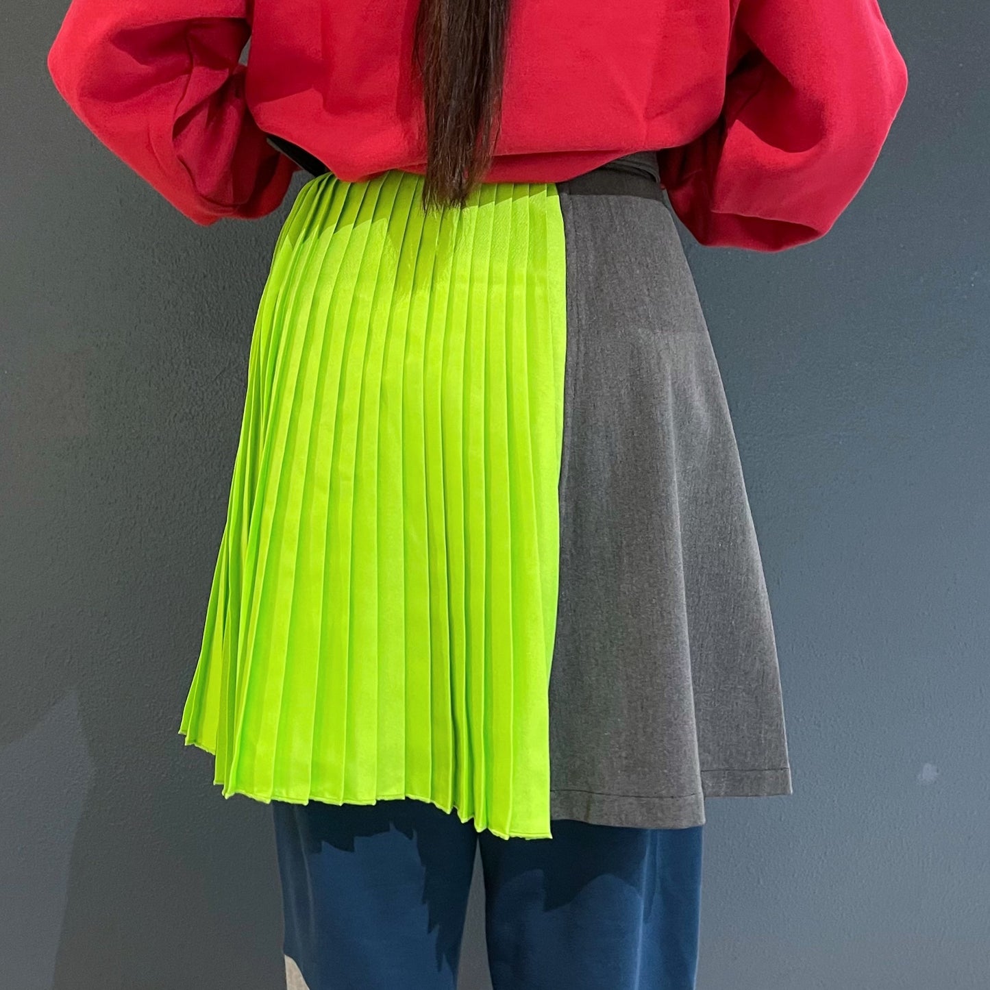 ADUSTER PLEATS MINI SKIRT / GRAY x GREEN / アジャスタープリーツミニスカート