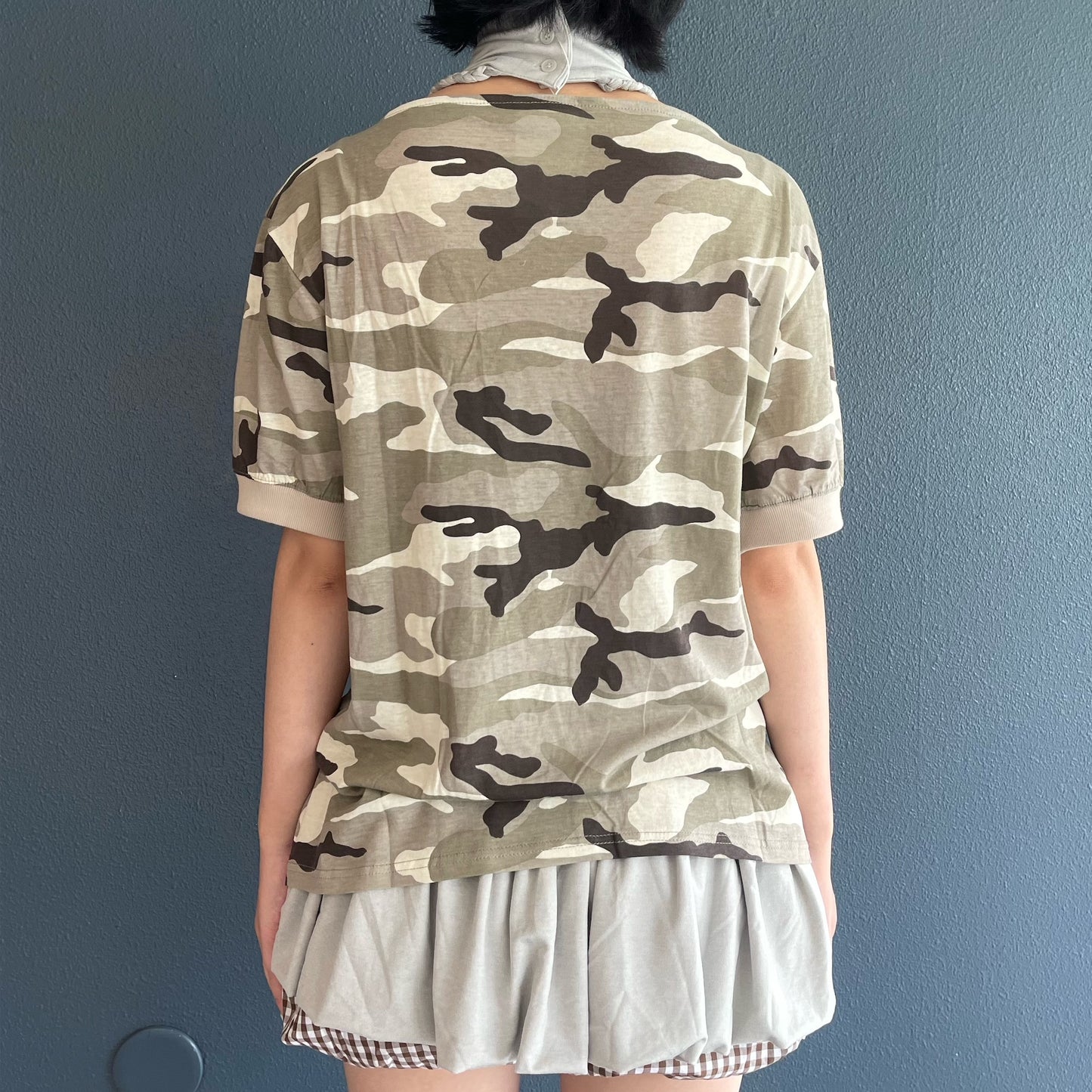 [fa.er.ie] cowl neck button t-shirt / camo / スターボタンカモTシャツ