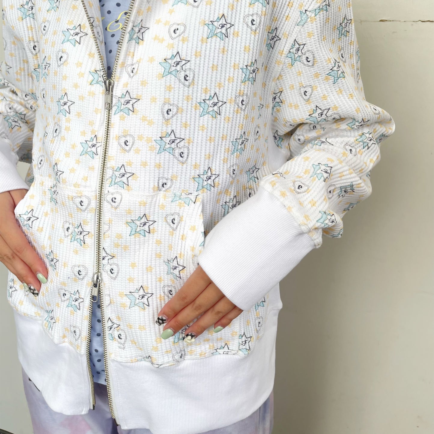 [F.E.E.S] popping heart&star zip-up / white / サーマルジップアップフーディー