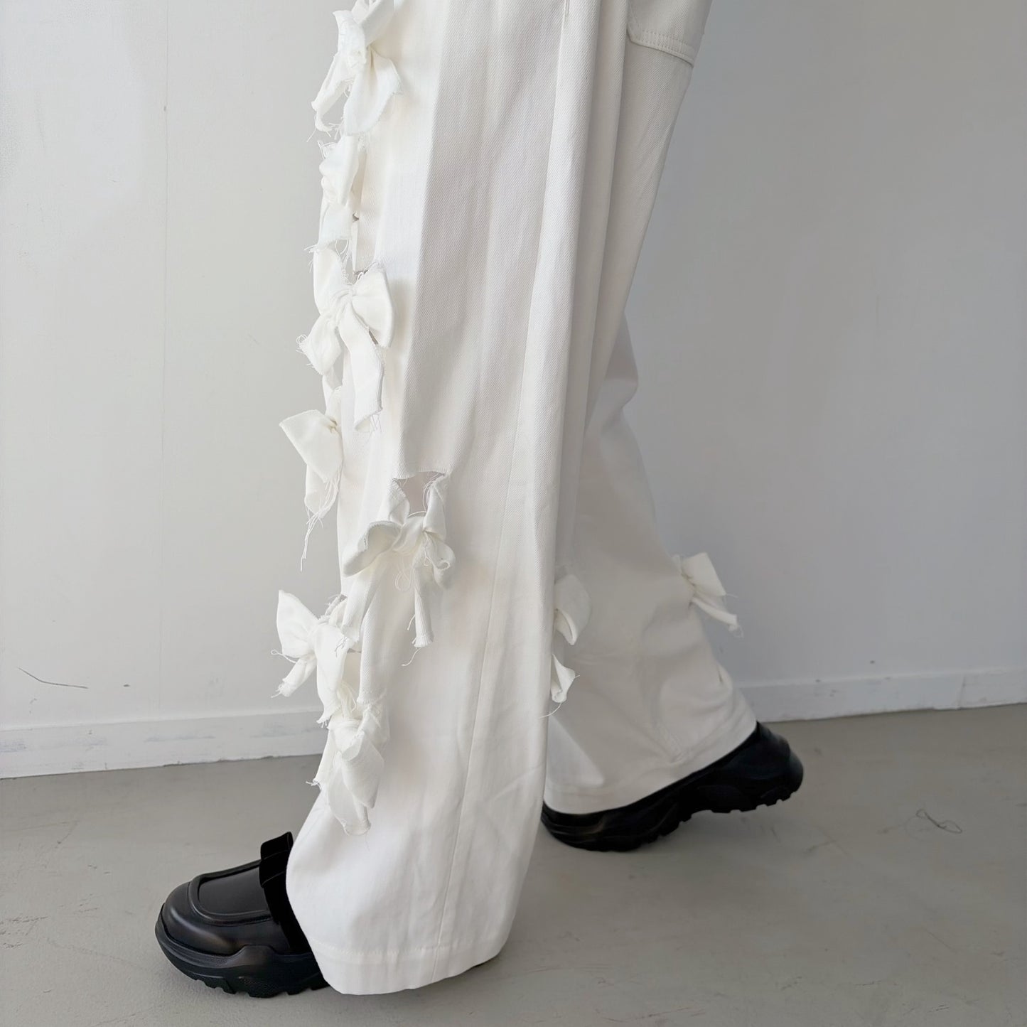 Ribbon denim pants / White / リボンパンツ