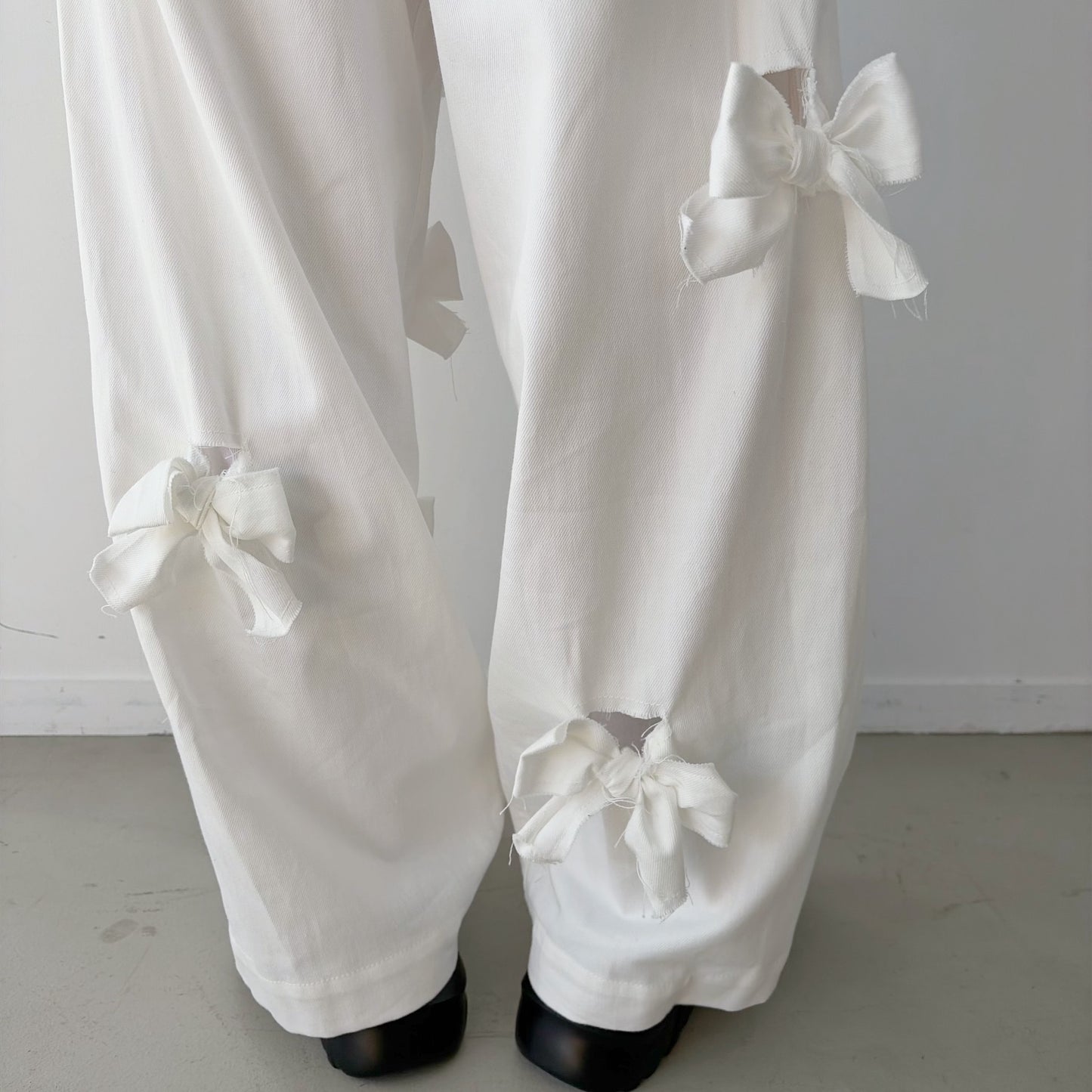 Ribbon denim pants / White / リボンパンツ
