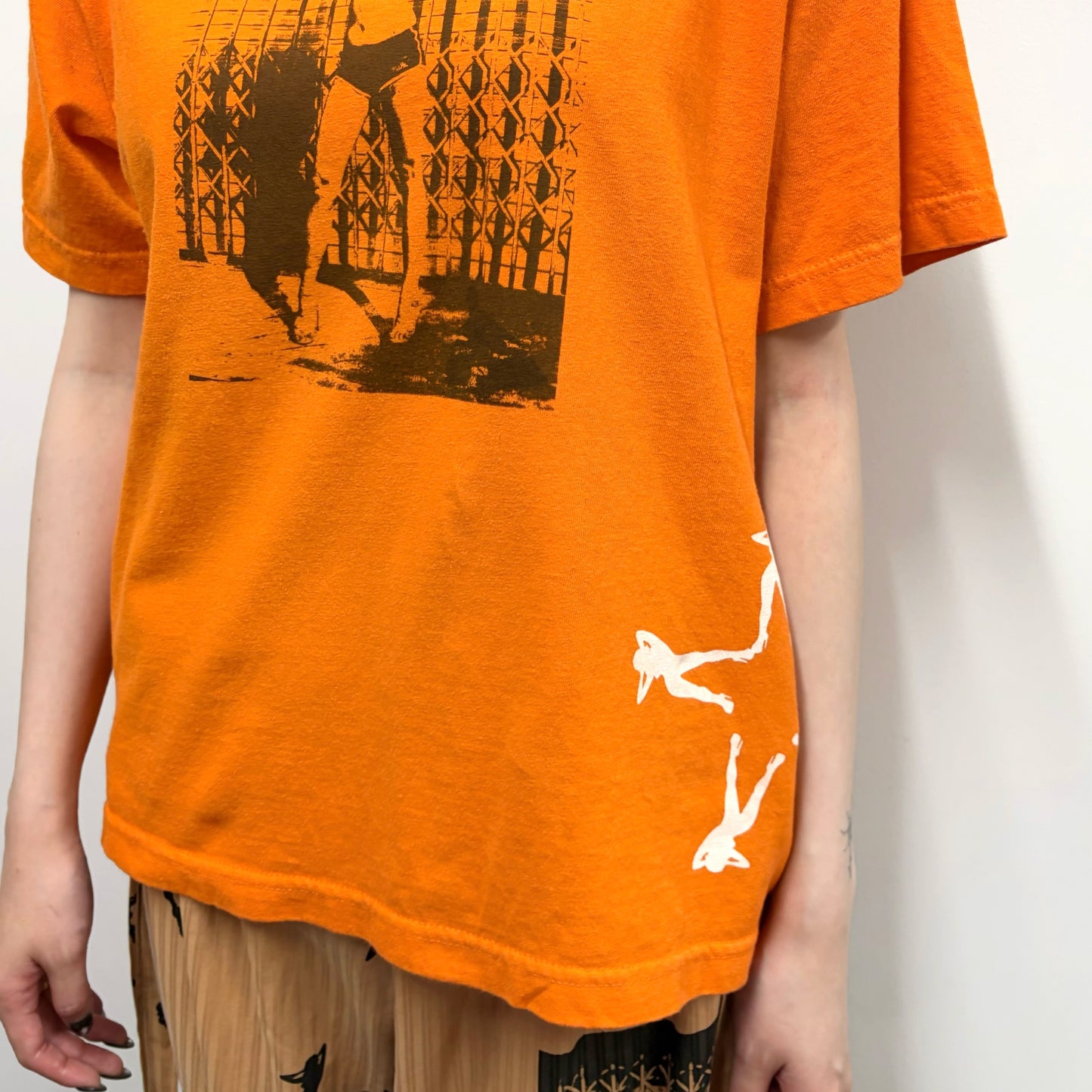 【GATEANDO POR TUS NUBES】NUBES T-SHIRT / フード付きTシャツ