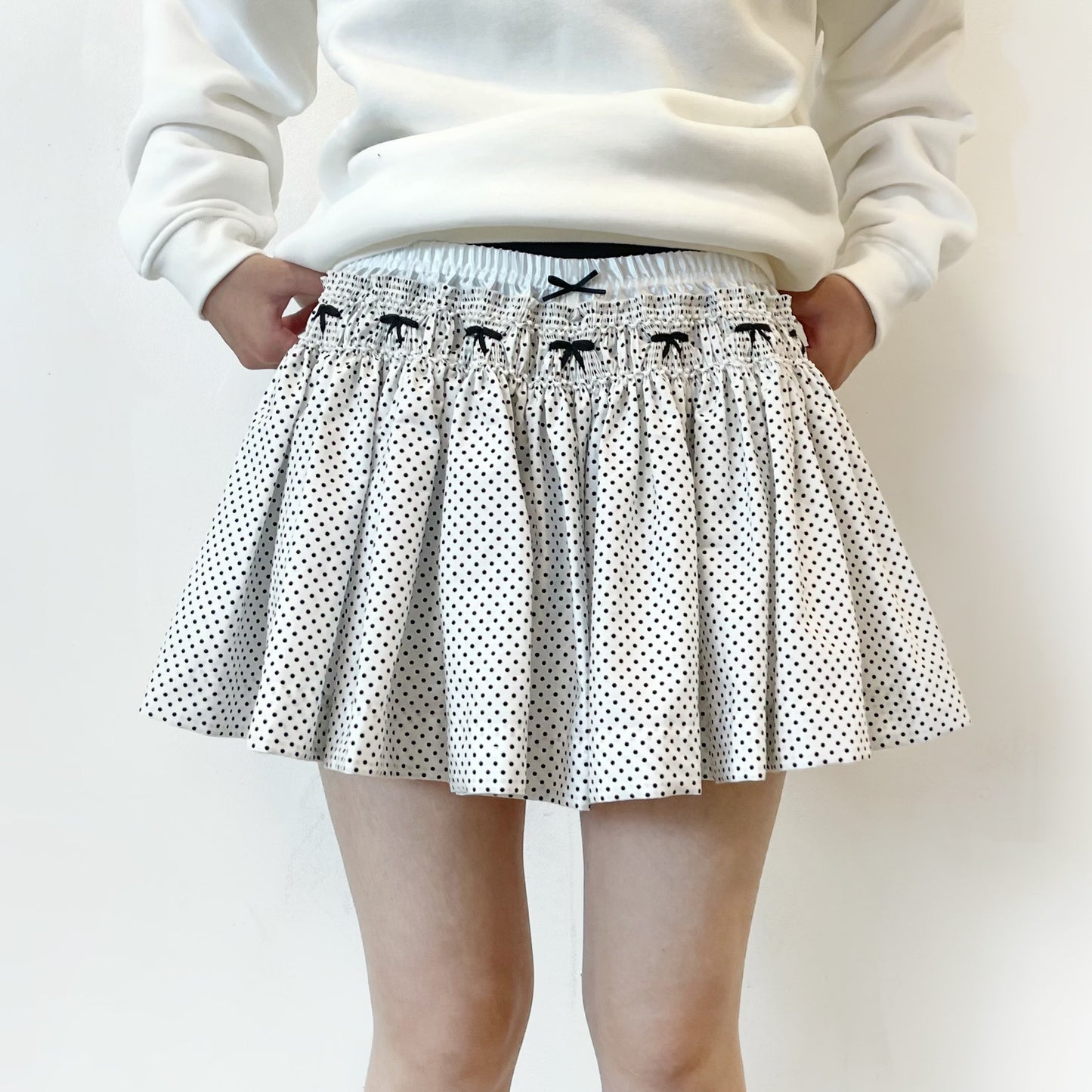 Briefs embroidery skirt / White / スモッキングスカート