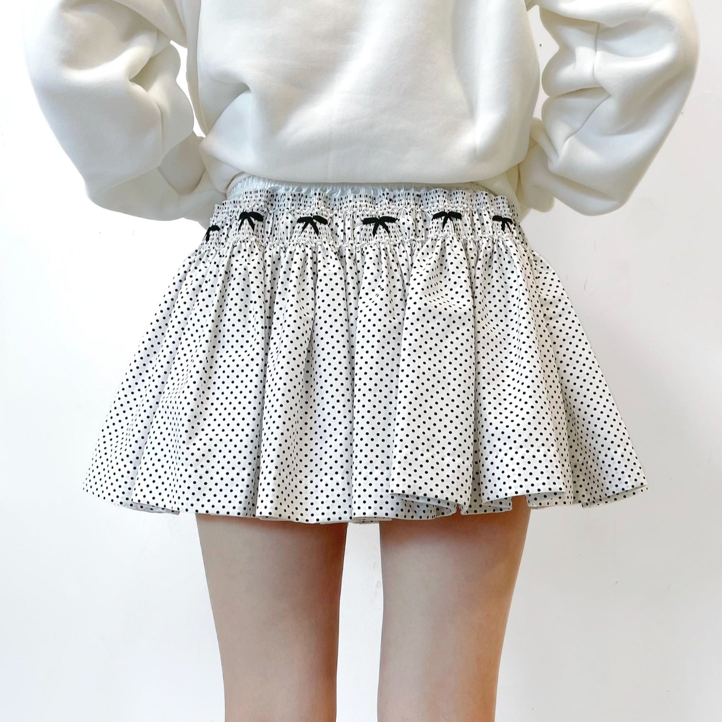 Briefs embroidery skirt / White / スモッキングスカート
