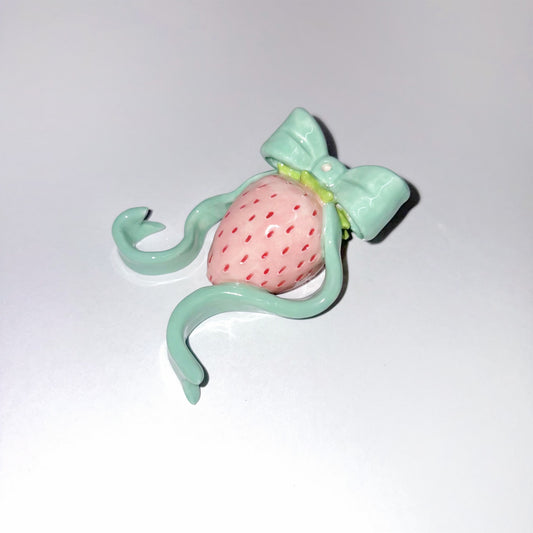 Strawberry cream incense holder / pink / ストロベリーのお香立て