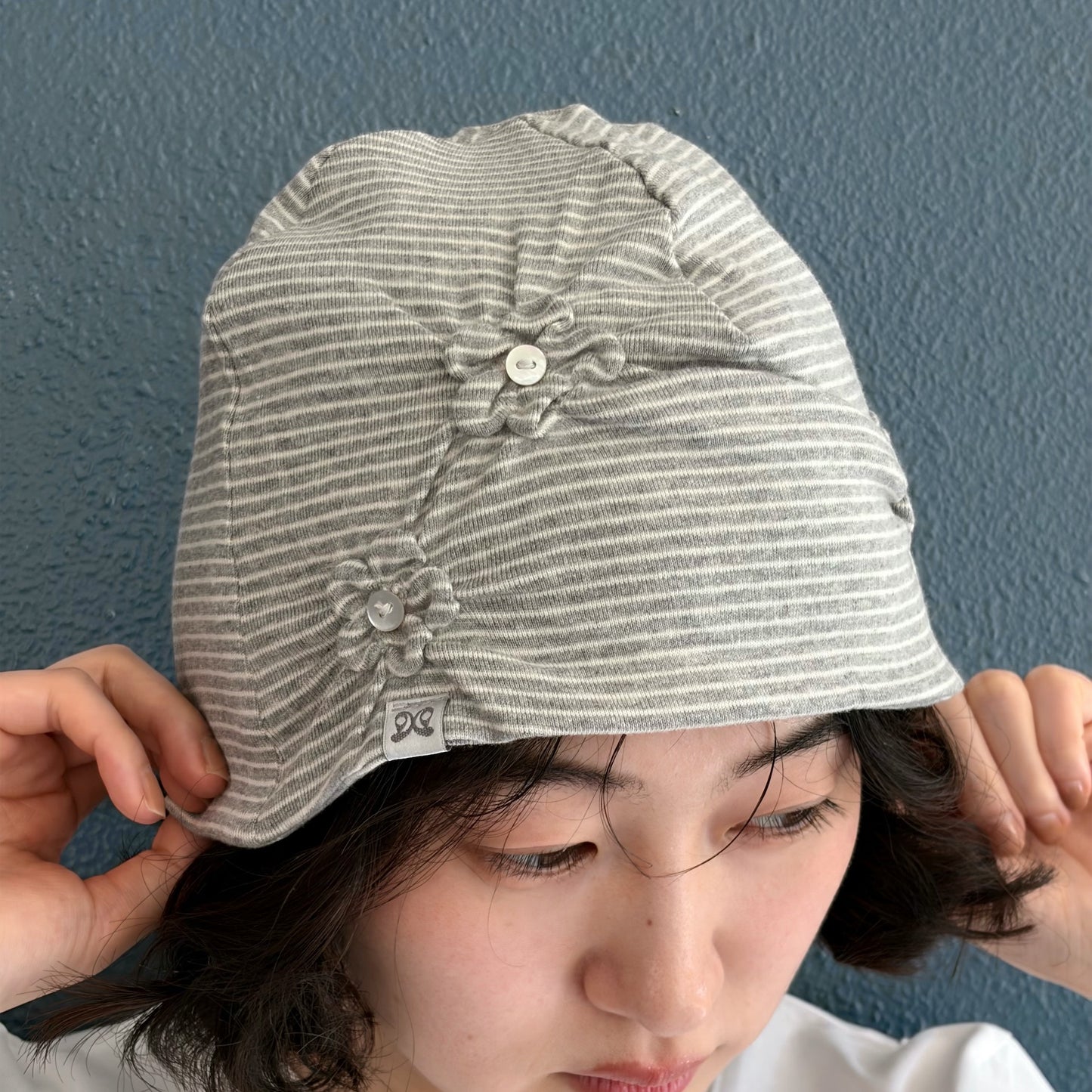 Flower Button Beanie / Gray / フラワーボタンビーニー