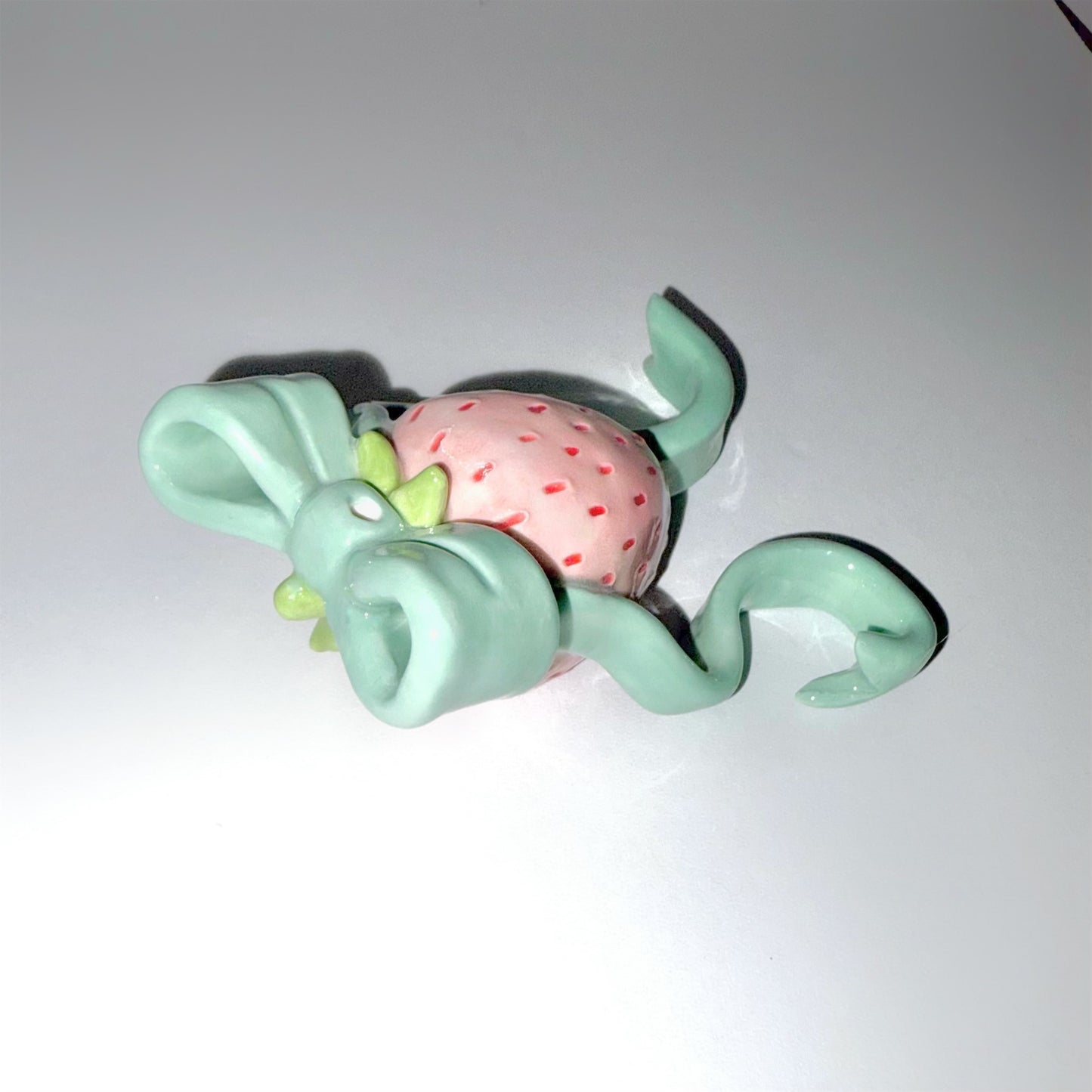 Strawberry cream incense holder / pink / ストロベリーのお香立て