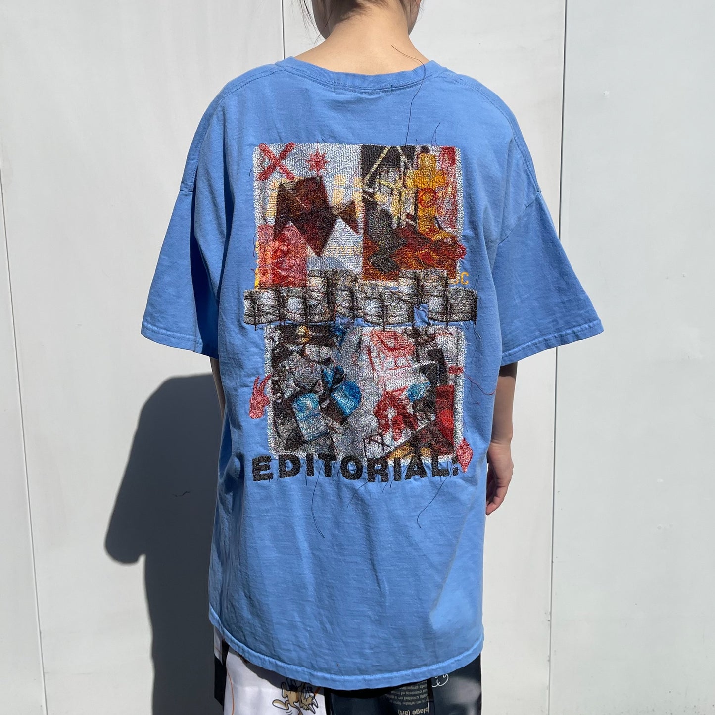 TEE/REVINTAGEEMB / BLUE / リメイク刺繍Tシャツ