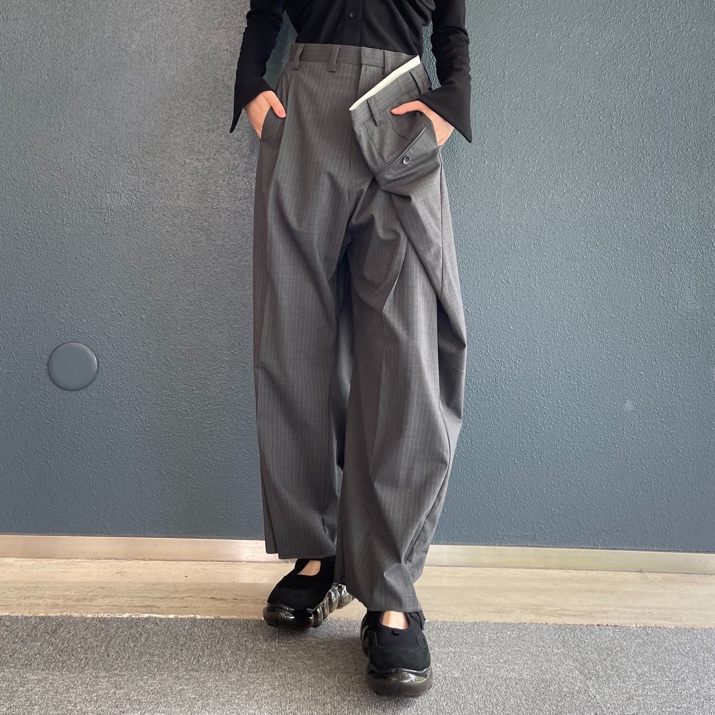 Orpha pants / gray stripes / ウエストデザインパンツ