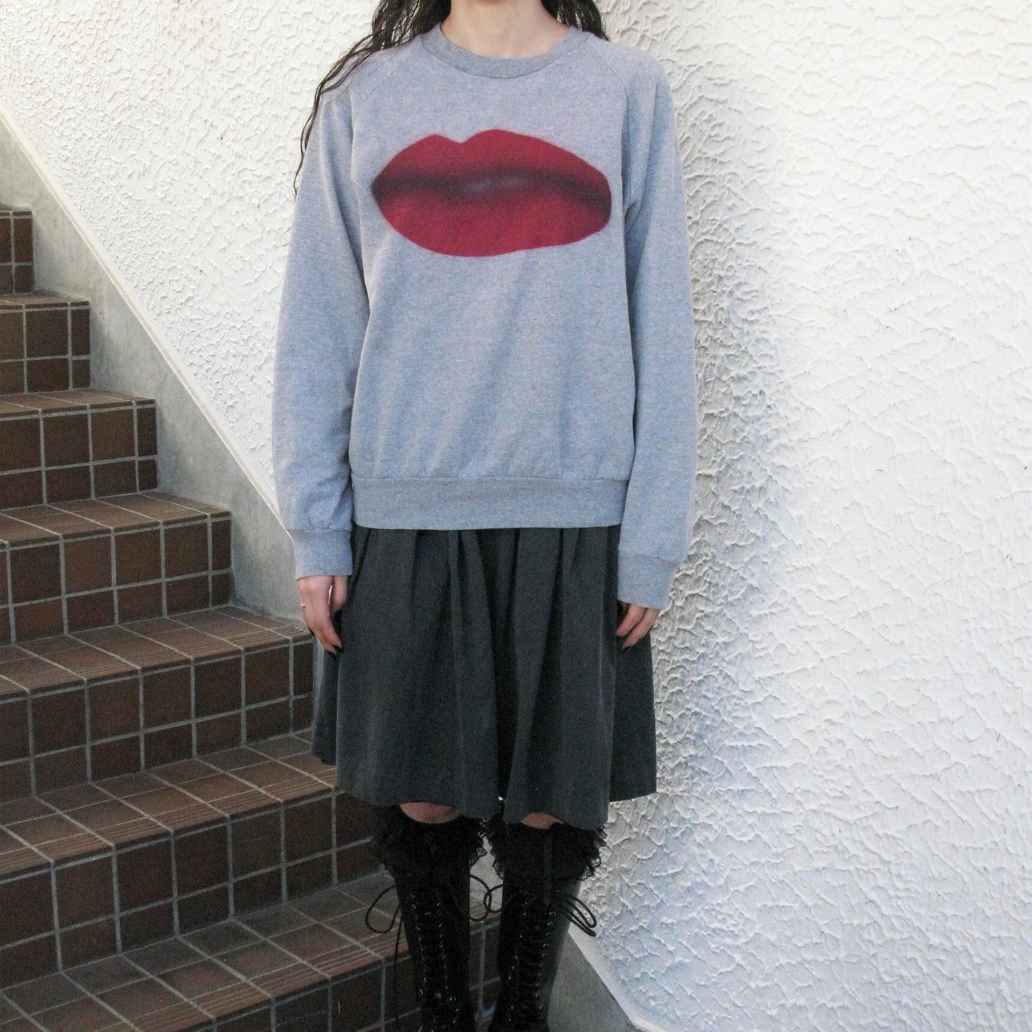 Grey marl lips sweater / エアブラシTシャツ