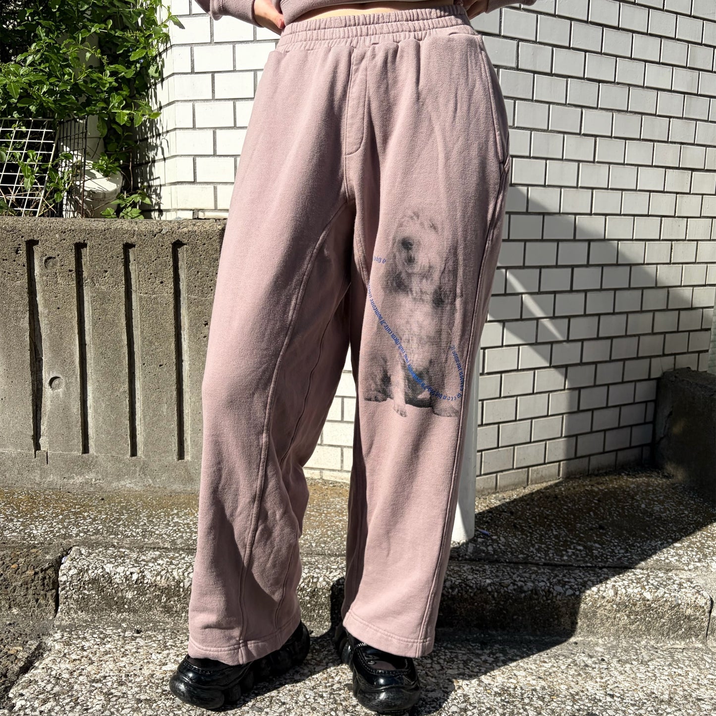 OFFSET PANTS / MOUVE / プリントスウェットパンツ