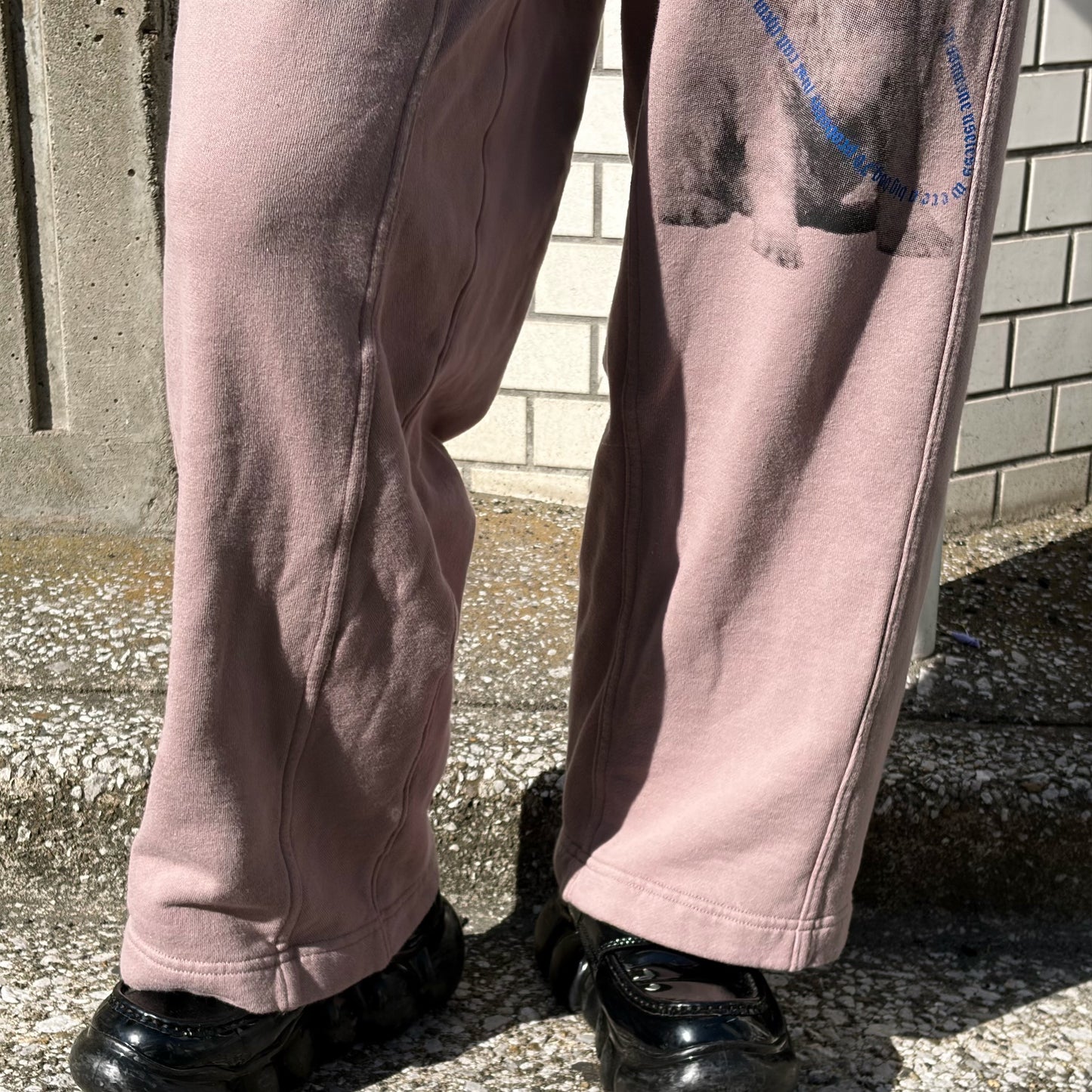 OFFSET PANTS / MOUVE / プリントスウェットパンツ