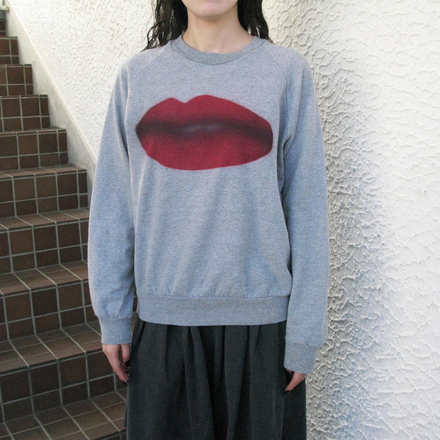 Grey marl lips sweater / エアブラシTシャツ