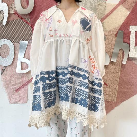 hate you dress / White x Blue / プリント＋ドローイングワンピース