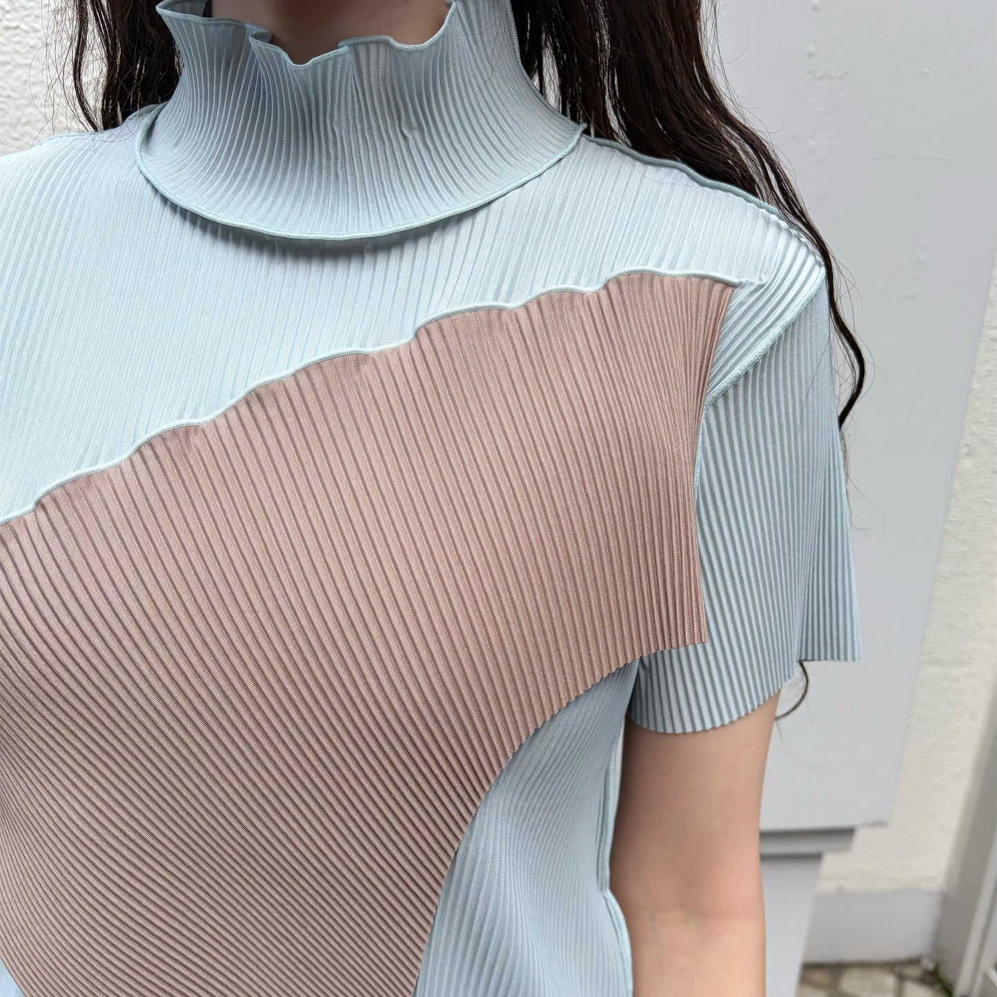 TODO WAVE TOP *SHORTSLEEVE HIGHNECK / TITANIUM / プリーツ