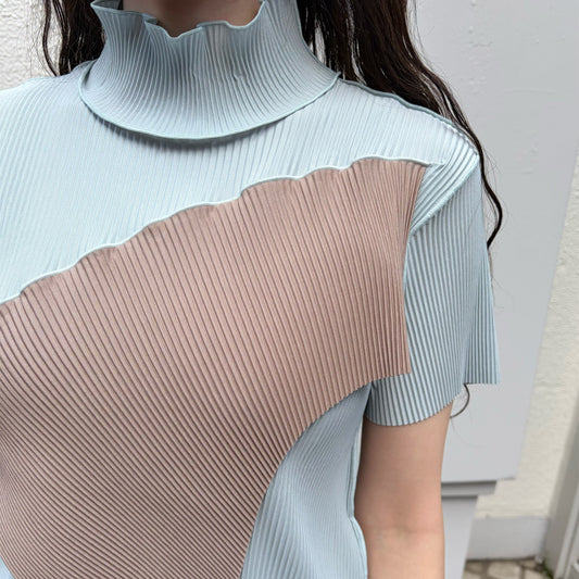 TODO WAVE TOP *SHORTSLEEVE HIGHNECK / TITANIUM / プリーツハイネックトップス