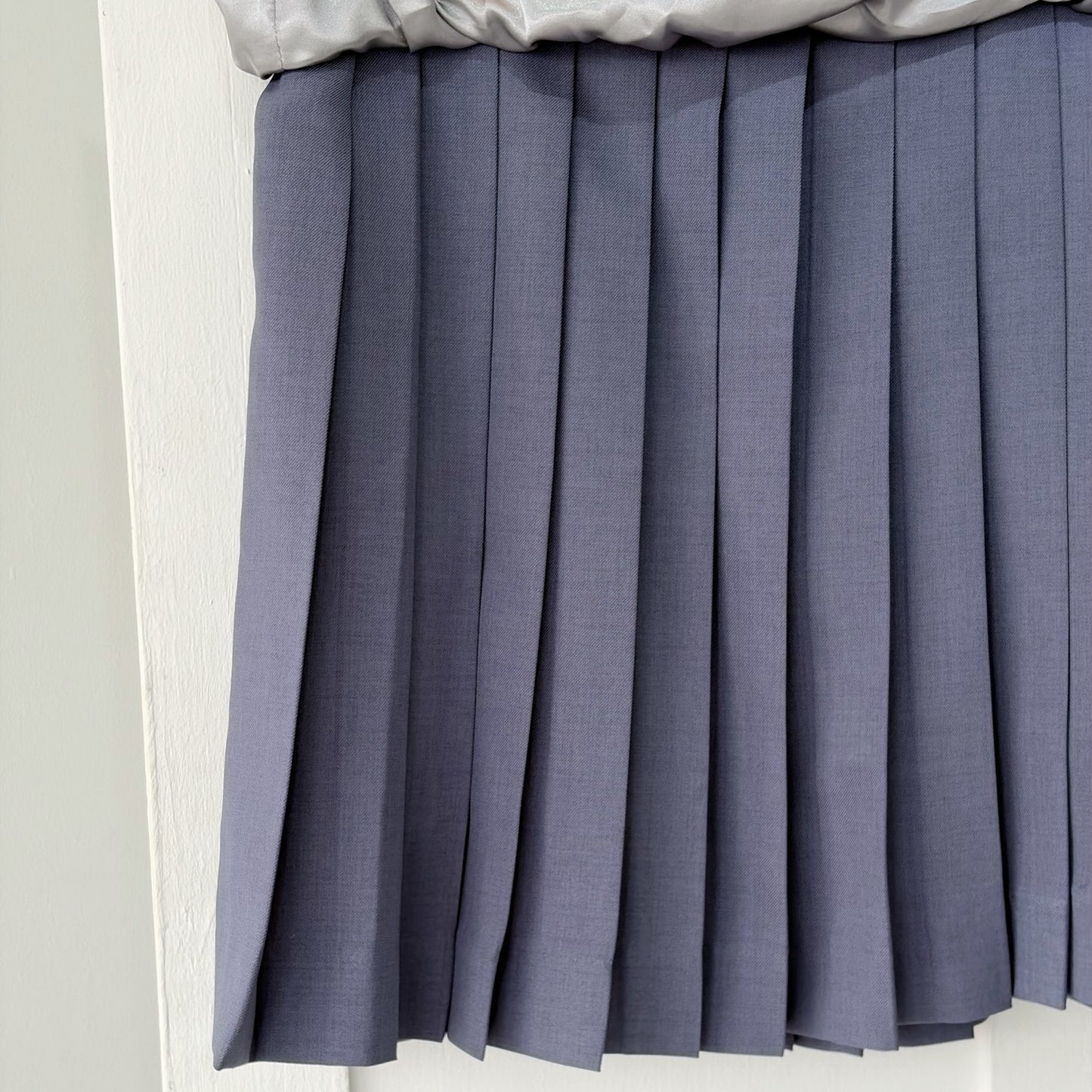 TWISTED PLEATS SKIRT / GRAY / ワイヤープリーツスカート