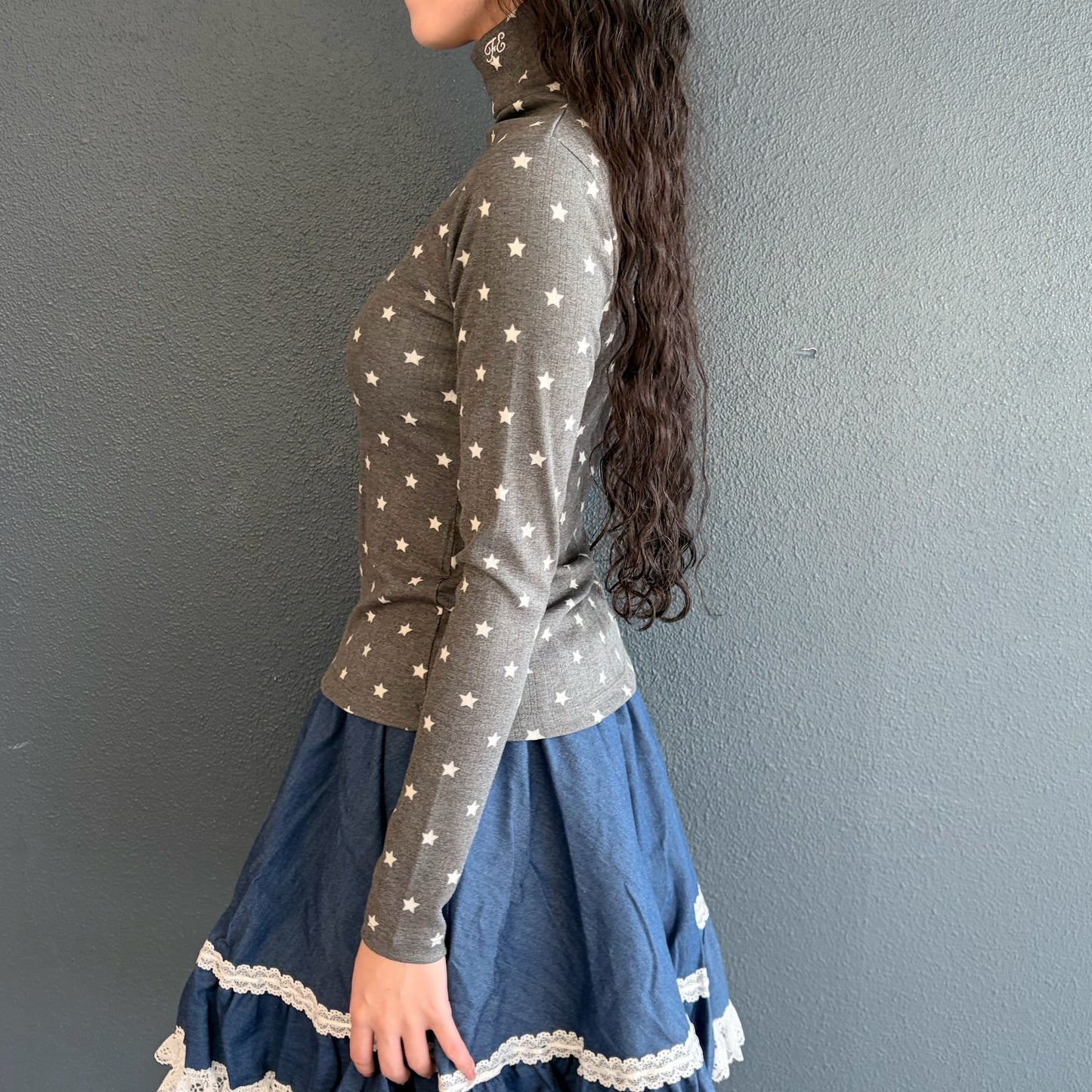 [F.E.E.S] star eyelet turtleneck / charcoal / スタータートルネックトップ