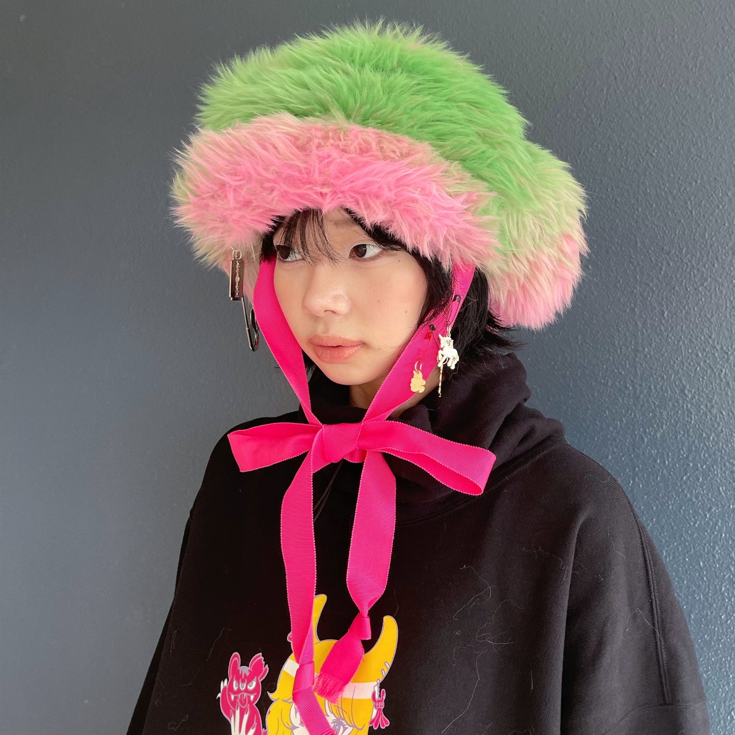 ROXANNE FUR CASQUETTE HIZUME / PINK × GREEN / フェイクファーキャスケット