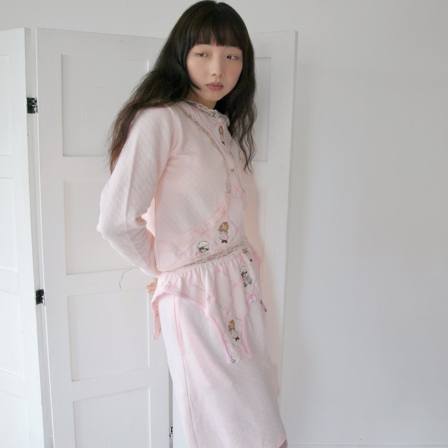 PANTY SHAPE TOP / PINK / 刺繍フードトップ