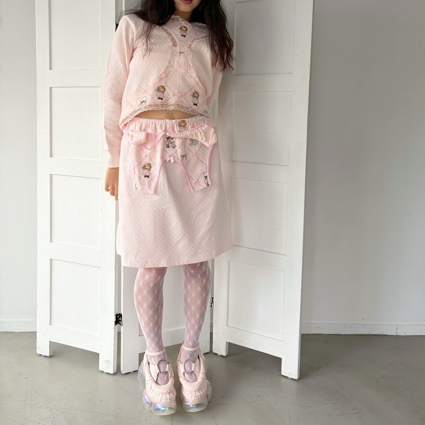 PANTY SHAPE TOP / PINK / 刺繍フードトップ