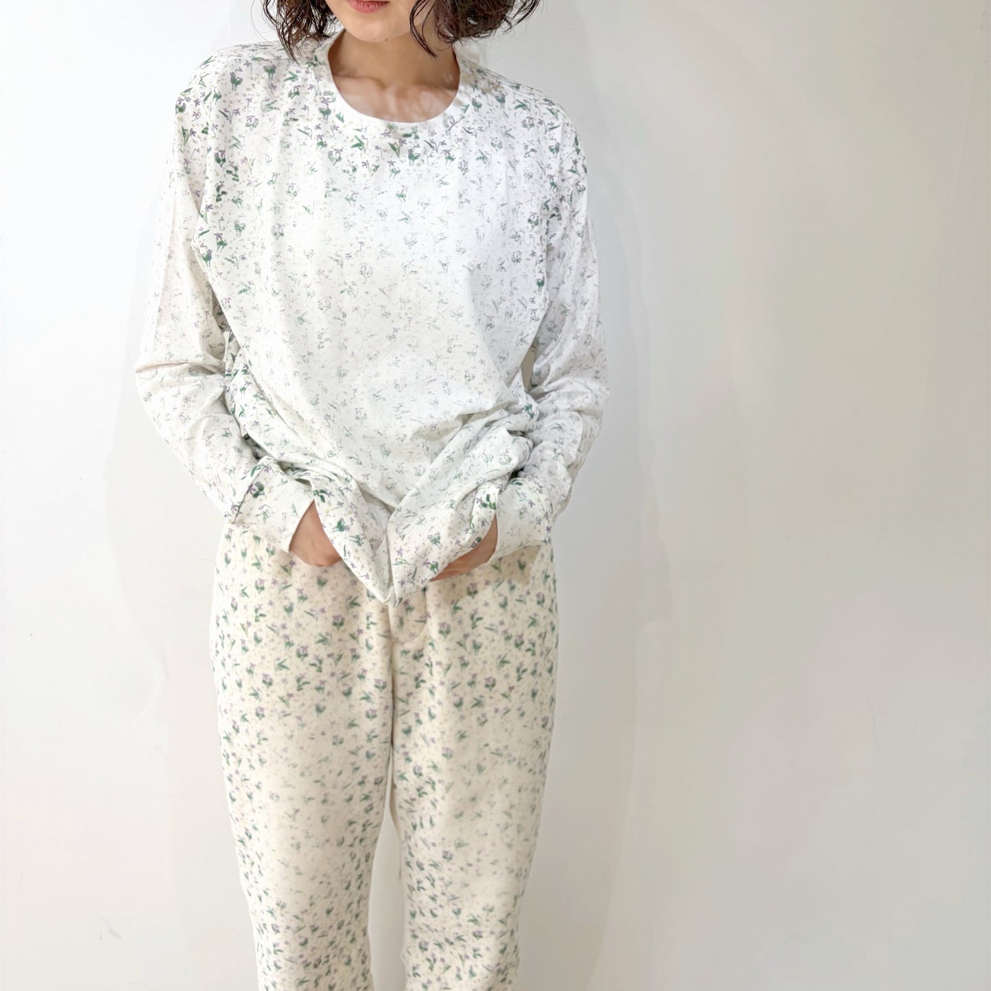 fading flower fleece pants / white / フェイディングフラワーフリースパンツ