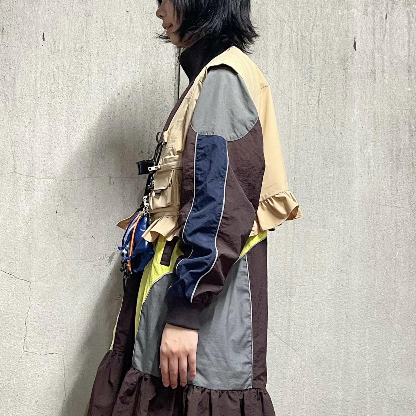 MULTIPOCKET FRILLVEST / BEIGE / マルチポケットフリルベスト