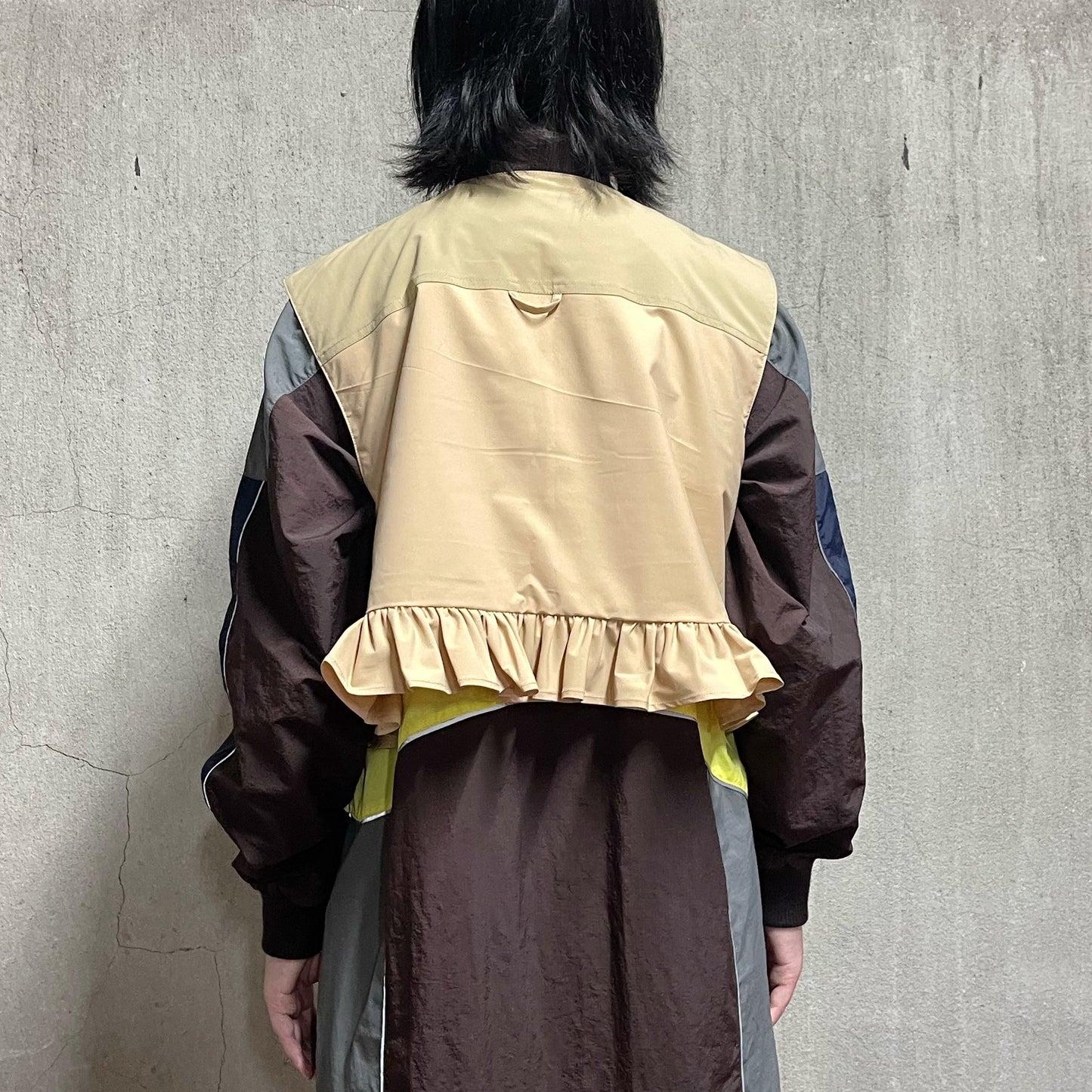 MULTIPOCKET FRILLVEST / BEIGE / マルチポケットフリルベスト