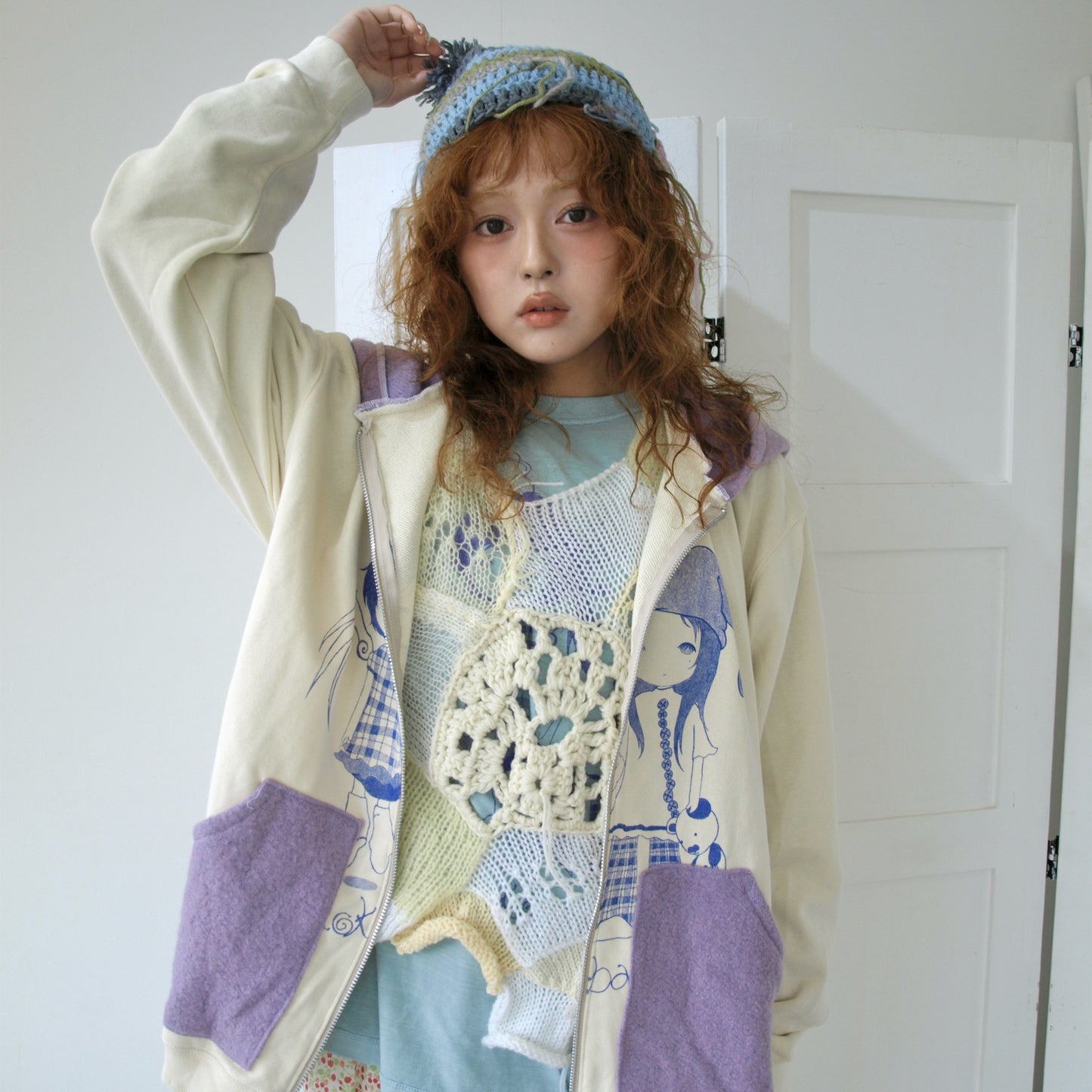 【Collabolation with Lee Haesun】Haesun Angels hoodie / Sand / グラフィックフーディー