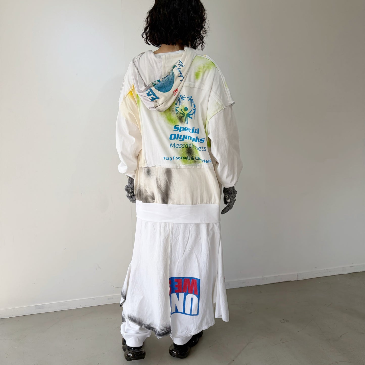 GLOVE-TROTTING RECONSTRUCTED DRESS / WHITE / Tシャツ構築レイヤードドレス