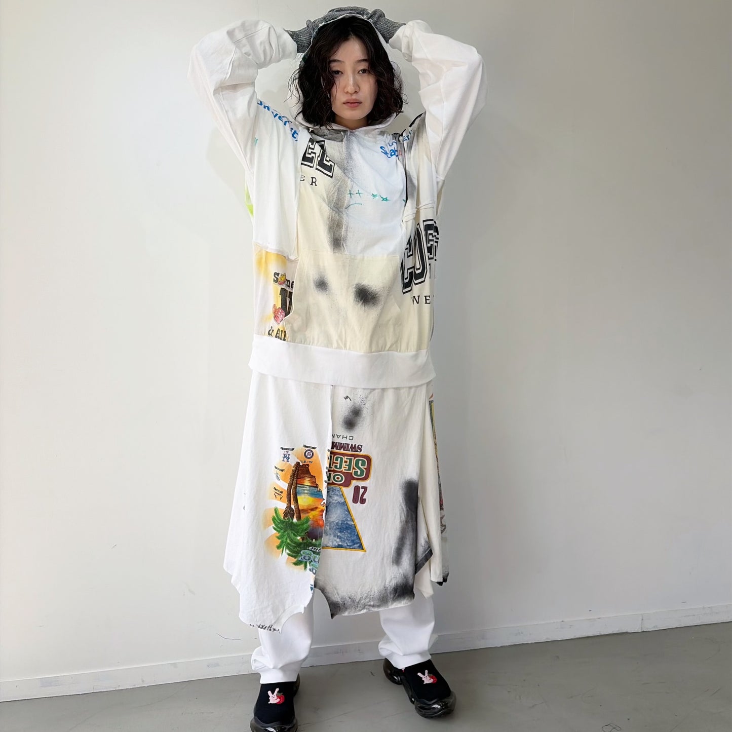 GLOVE-TROTTING RECONSTRUCTED DRESS / WHITE / Tシャツ構築レイヤードドレス