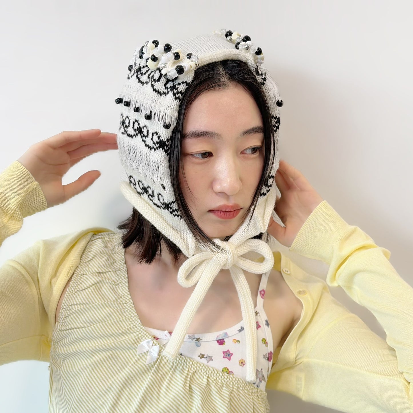 Frill knitted ribbon hat / White × Black / フリルニットリボンハット
