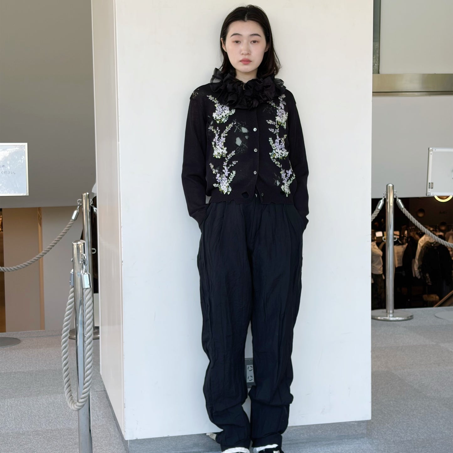 embroidered cardigan / black / 刺繍カーディガン