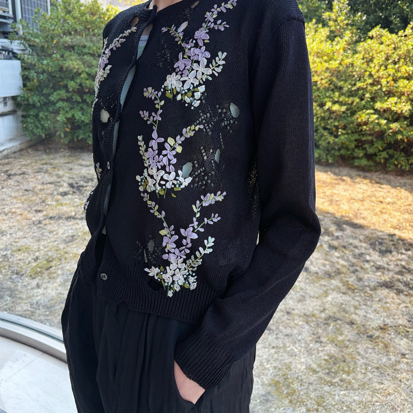 embroidered cardigan / black / 刺繍カーディガン
