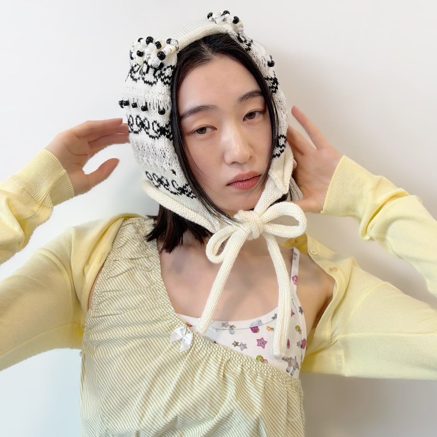 Frill knitted ribbon hat / White × Black / フリルニットリボンハット