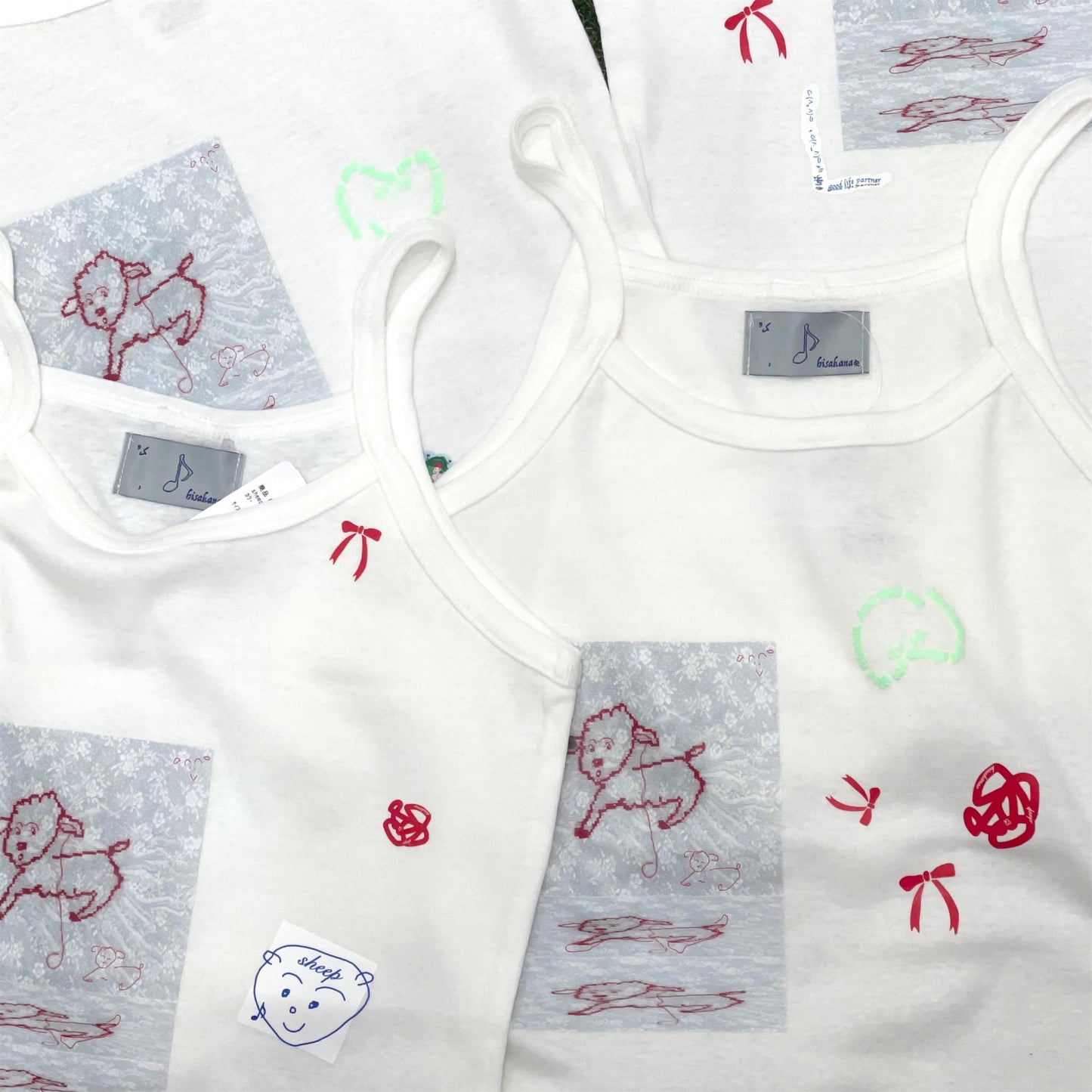 【SHEEP SOUVENIR】sheep is always here camisole / white / プリントキャミソール