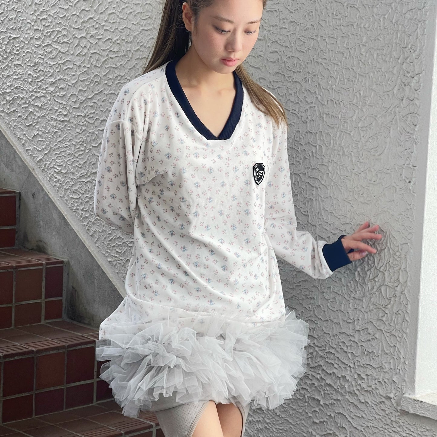 [F.E.E.S] V neck flower terry shirt / IVORY / Vネックプルオーバー