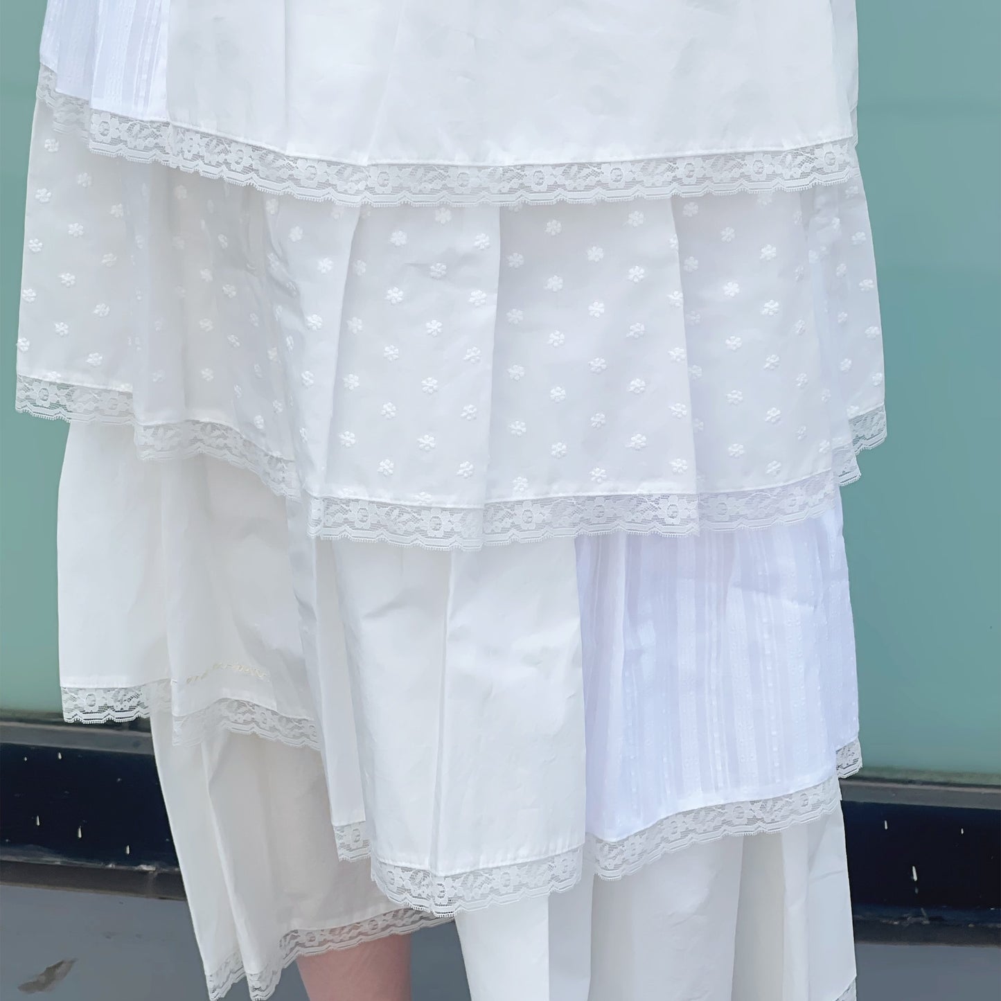 Dottie tiered Skirt / White / フリルティアードスカート