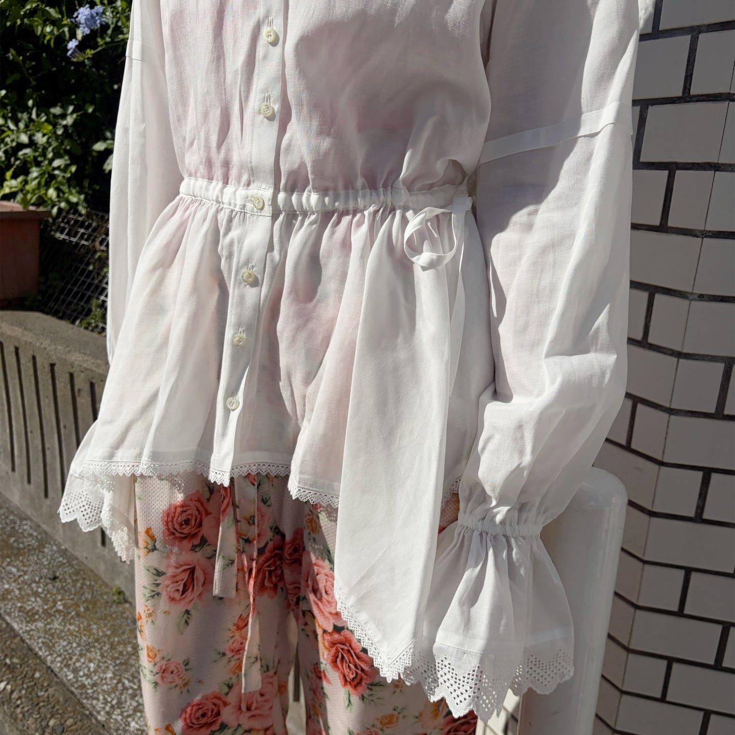 DOMESTIC FRILL BLOUSE / WHITE / フリルブラウス