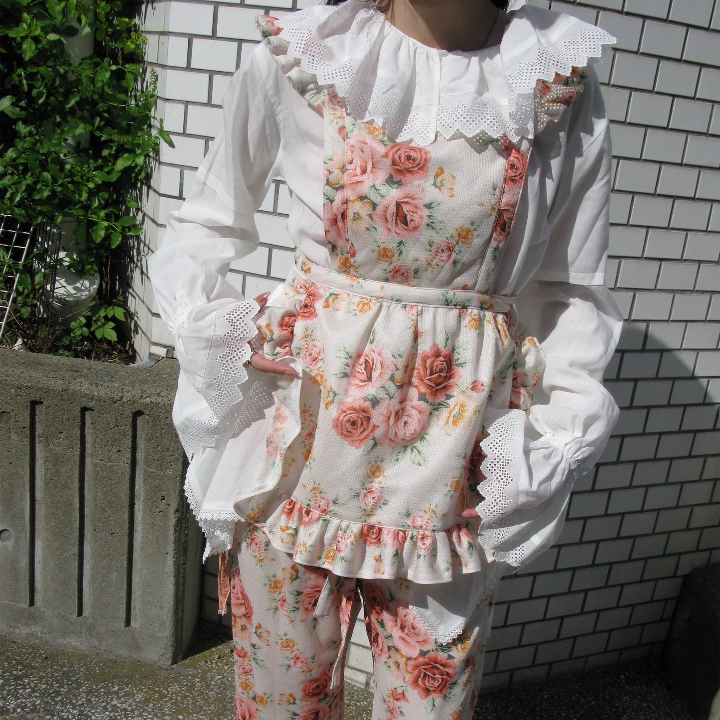 DOMESTIC FRILL BLOUSE / WHITE / フリルブラウス