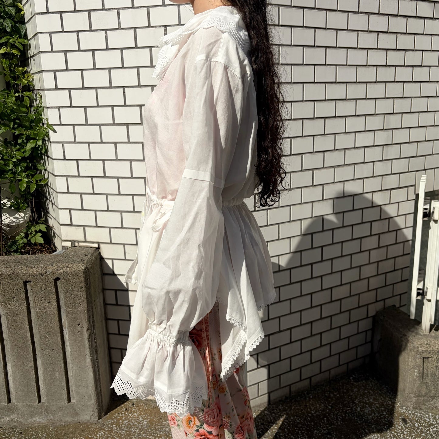 DOMESTIC FRILL BLOUSE / WHITE / フリルブラウス